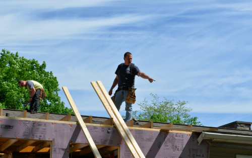 Crew leader Matt directs the operation.