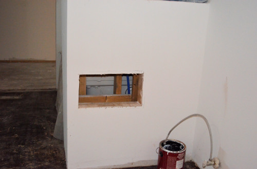 Niche for reading material.